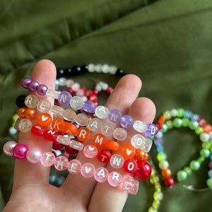 18 Taylor Swift Eras Tour Friendship Bracelets